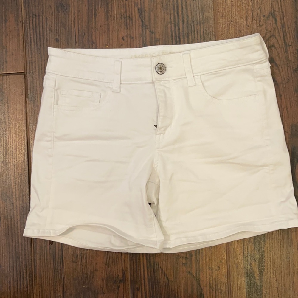 American eagle super stretch white shorts size 10